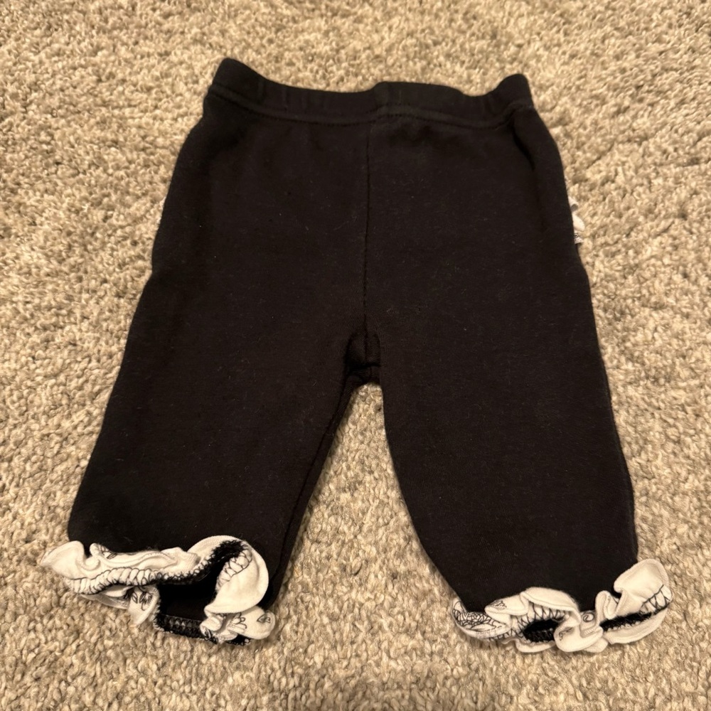 Starting Out Newborn NB Boutique pull on pants Black White Ruffle bottom girl